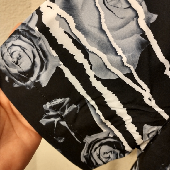 Drill NYC Shirt Black Grey Rose Print Button Down - Picture 3 of 11